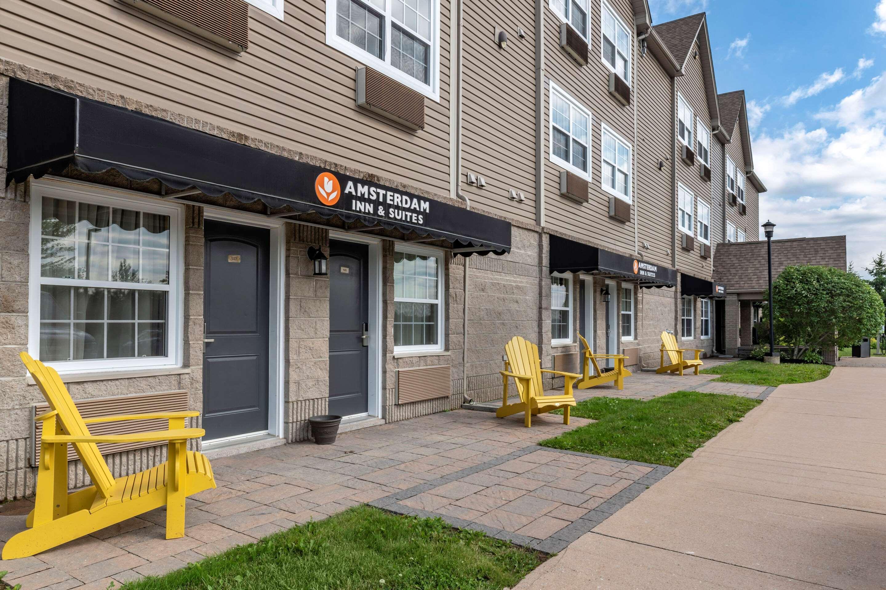 Quality Inn & Suites Amsterdam Saint John Exterior photo